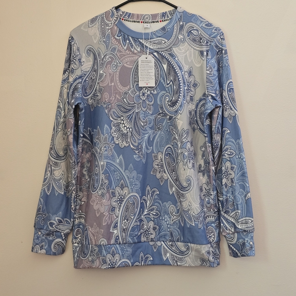 NWT Exclusive Women's Small Paisley Print Crew Neck Sweatshirt